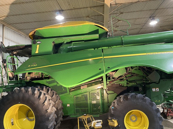 2023 John Deere S770 Combine