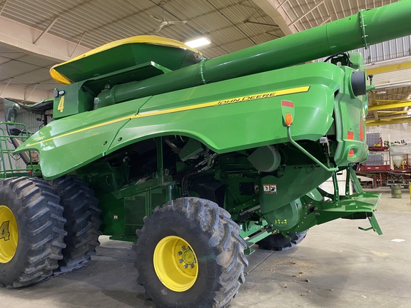 2023 John Deere S770 Combine