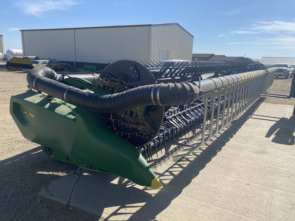 2023 John Deere RD40F Header Combine