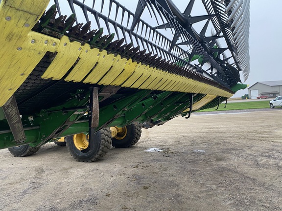 2023 John Deere RD40F Header Combine