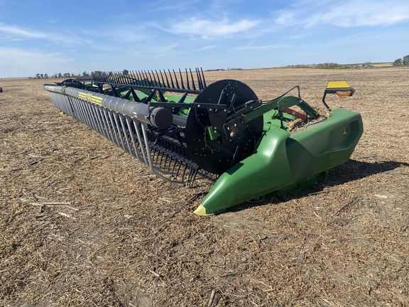 2023 John Deere RD40F Header Combine