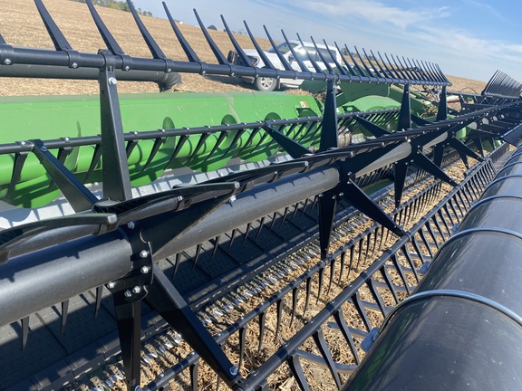 2023 John Deere RD40F Header Combine