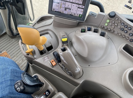 2021 John Deere 6175R Tractor