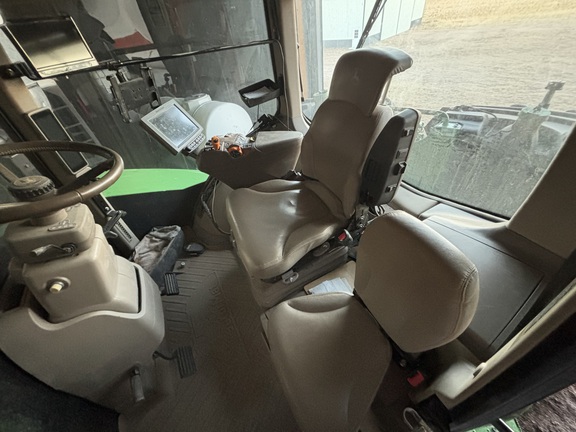 2021 John Deere 9520R Tractor 4WD