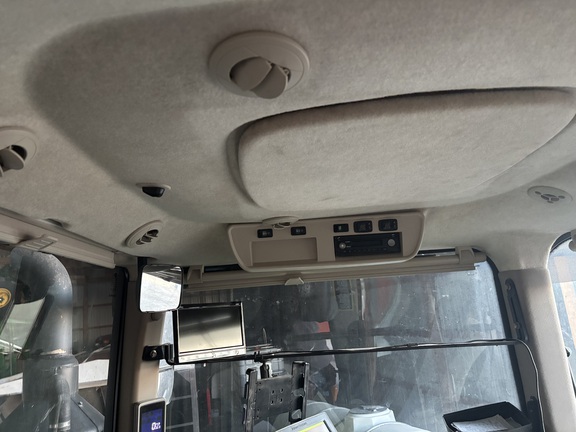 2021 John Deere 9520R Tractor 4WD