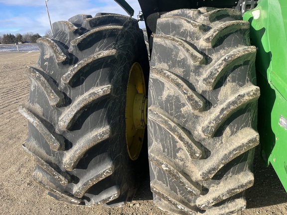 2021 John Deere 9520R Tractor 4WD