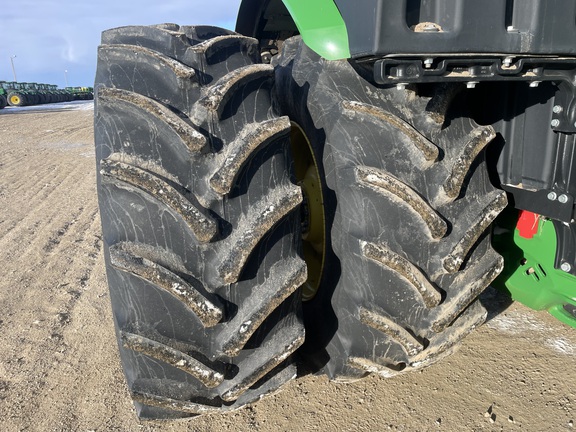 2021 John Deere 9520R Tractor 4WD