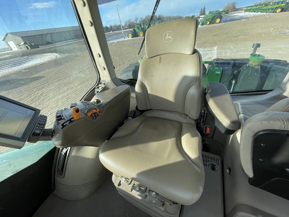 2021 John Deere 9520R Tractor 4WD