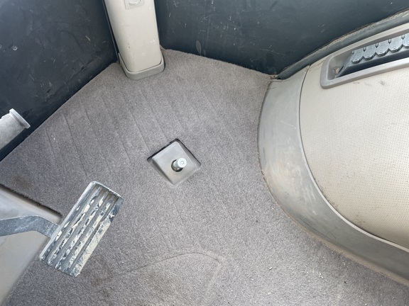 2021 John Deere 9520R Tractor 4WD