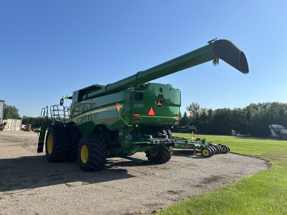 2024 John Deere S780 Combine