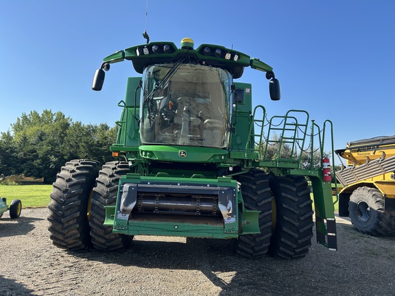 2024 John Deere S780 Combine