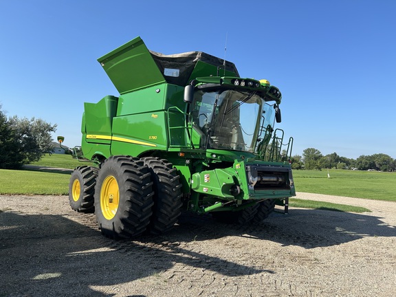 2024 John Deere S780 Combine