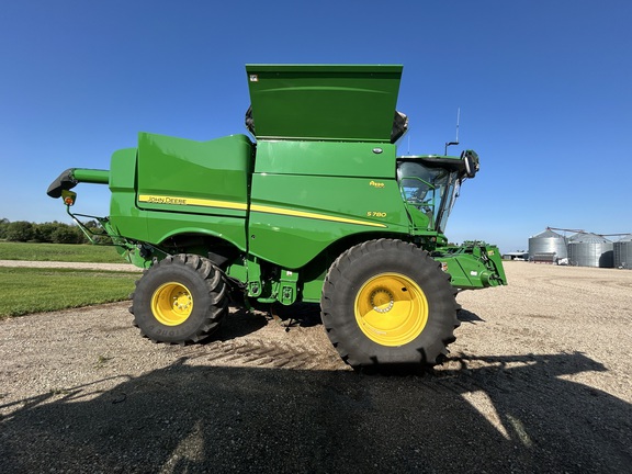 2024 John Deere S780 Combine