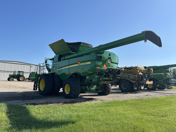 2024 John Deere S780 Combine