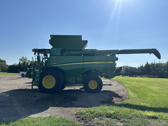 2024 John Deere S780 Combine