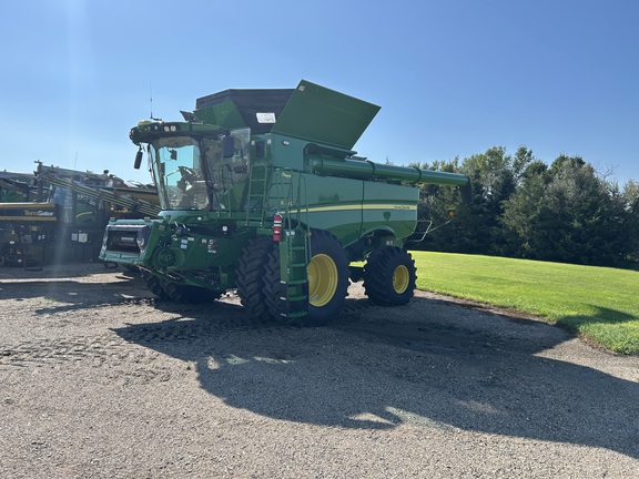 2024 John Deere S780 Combine