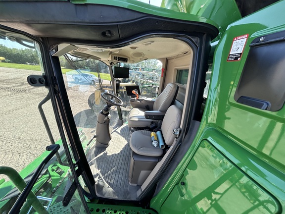 2024 John Deere S780 Combine