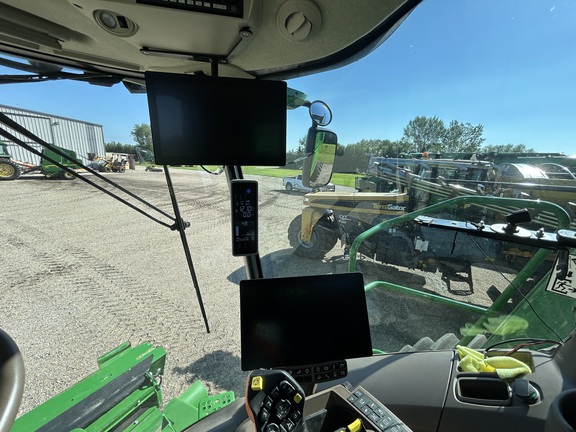 2024 John Deere S780 Combine