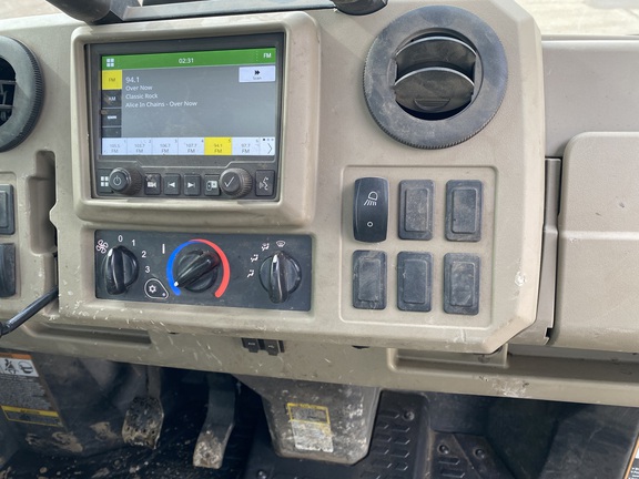 2022 John Deere XUV 835R ATV