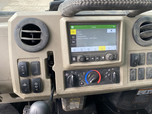 2022 John Deere XUV 835R ATV