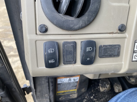 2022 John Deere XUV 835R ATV