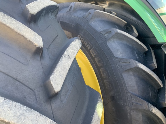 2014 John Deere 8370R Tractor