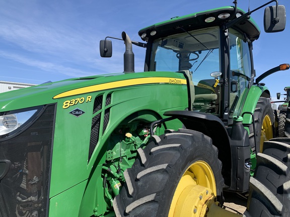 2014 John Deere 8370R Tractor