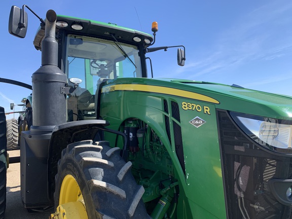 2014 John Deere 8370R Tractor
