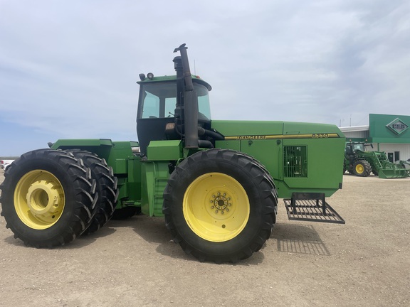 1995 John Deere 8770 Tractor 4WD