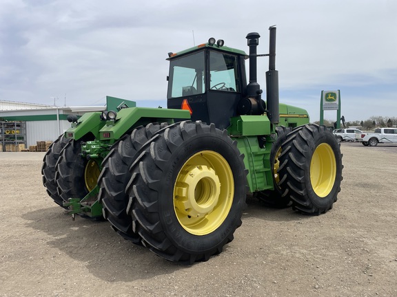 1995 John Deere 8770 Tractor 4WD