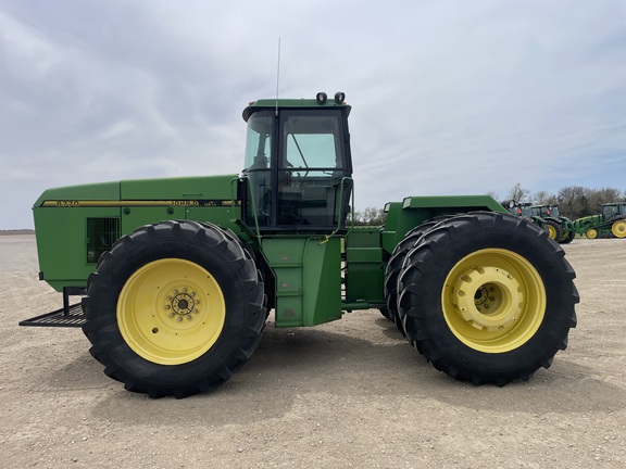 1995 John Deere 8770 Tractor 4WD