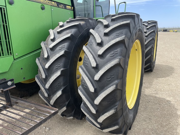 1995 John Deere 8770 Tractor 4WD