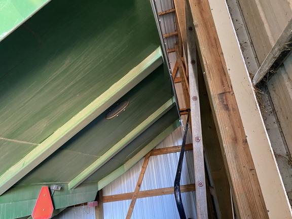 2013 J&M 1326-22 Grain Cart