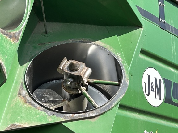2013 J&M 1326-22 Grain Cart