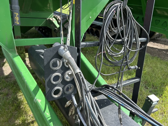 2013 J&M 1326-22 Grain Cart