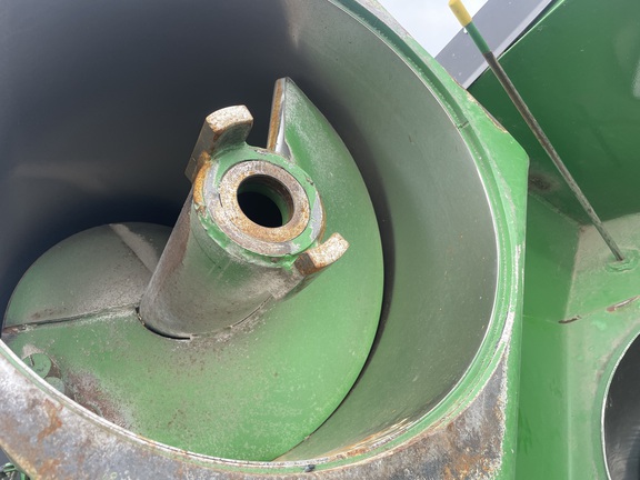 2013 J&M 1326-22 Grain Cart