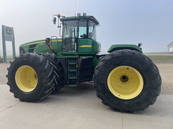 2011 John Deere 9630 Tractor 4WD
