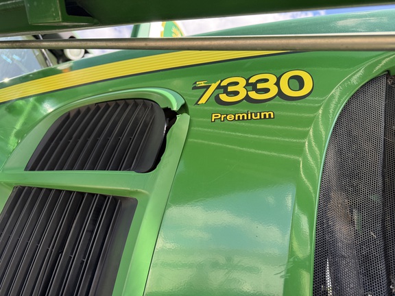 2009 John Deere 7330 Tractor