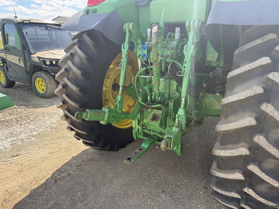 2009 John Deere 7330 Tractor