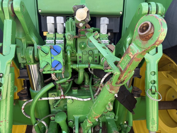 2009 John Deere 7330 Tractor