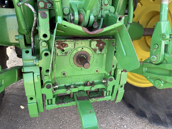2009 John Deere 7330 Tractor