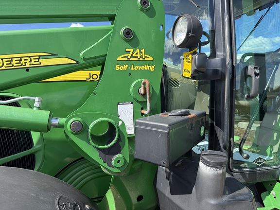 2009 John Deere 7330 Tractor