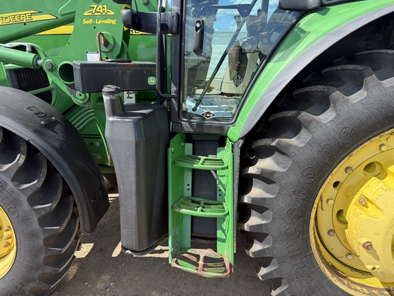 2009 John Deere 7330 Tractor