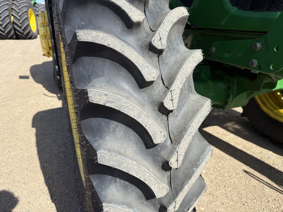 2009 John Deere 7330 Tractor