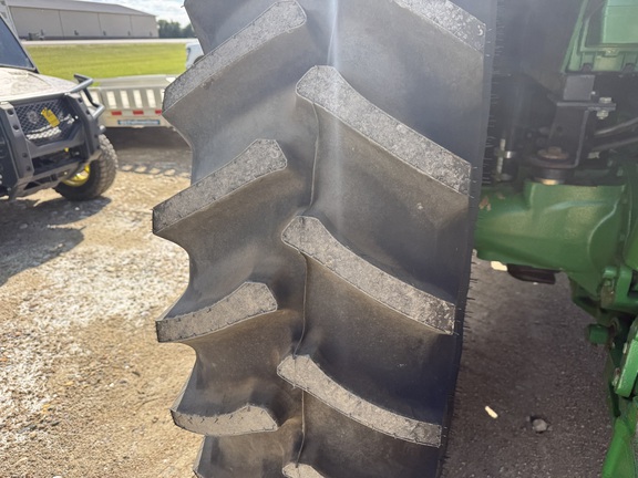 2009 John Deere 7330 Tractor