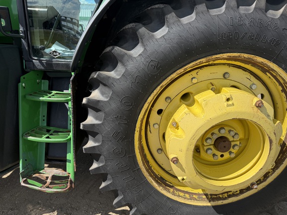 2009 John Deere 7330 Tractor