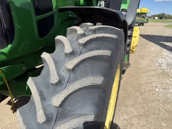 2009 John Deere 7330 Tractor