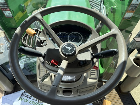 2009 John Deere 7330 Tractor