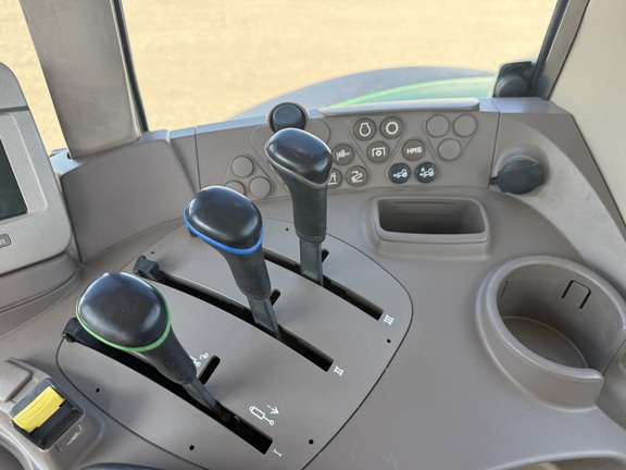 2009 John Deere 7330 Tractor