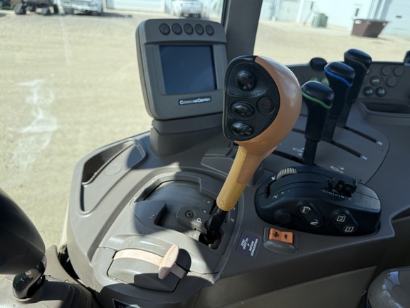 2009 John Deere 7330 Tractor